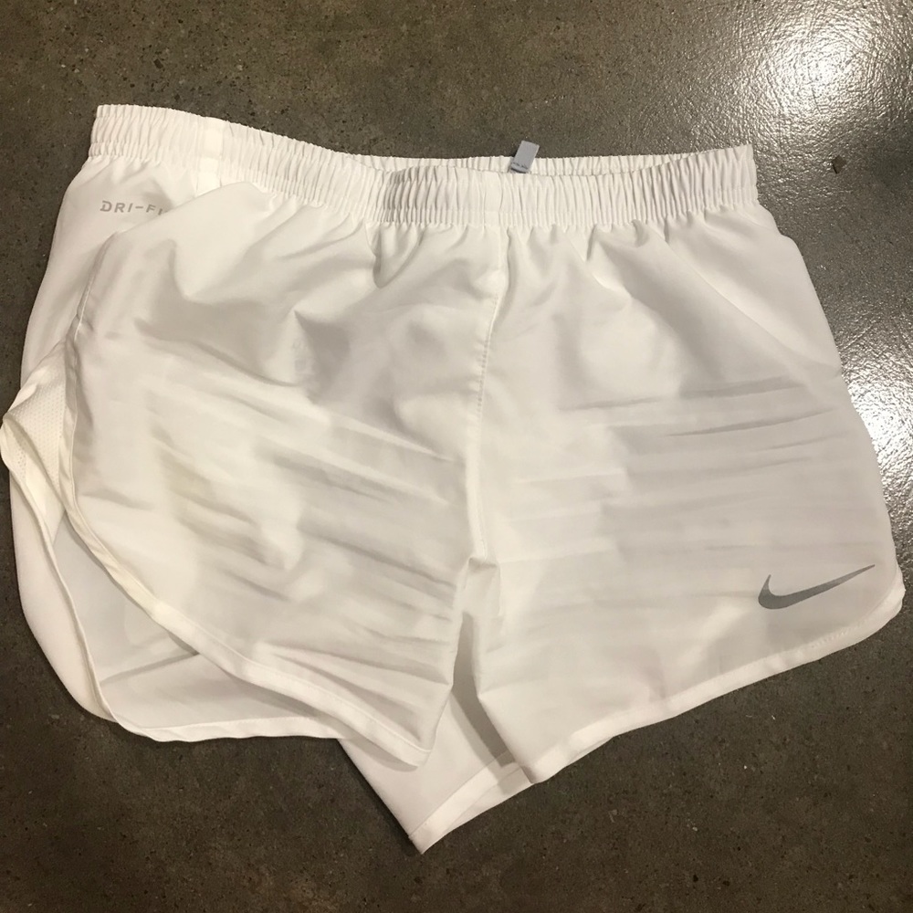 Nike shorts White XS